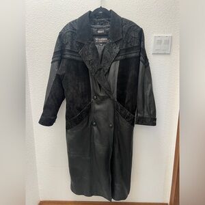 Vintage Wilson’s Black Leather Trench Coat Jacket size Medium